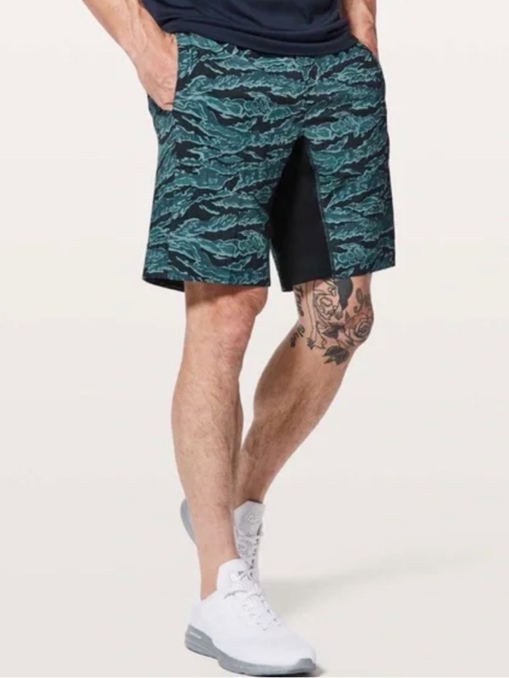 Lululemon Mens THE Unlined Athletic Shorts in Teal Wave Print - 9inch